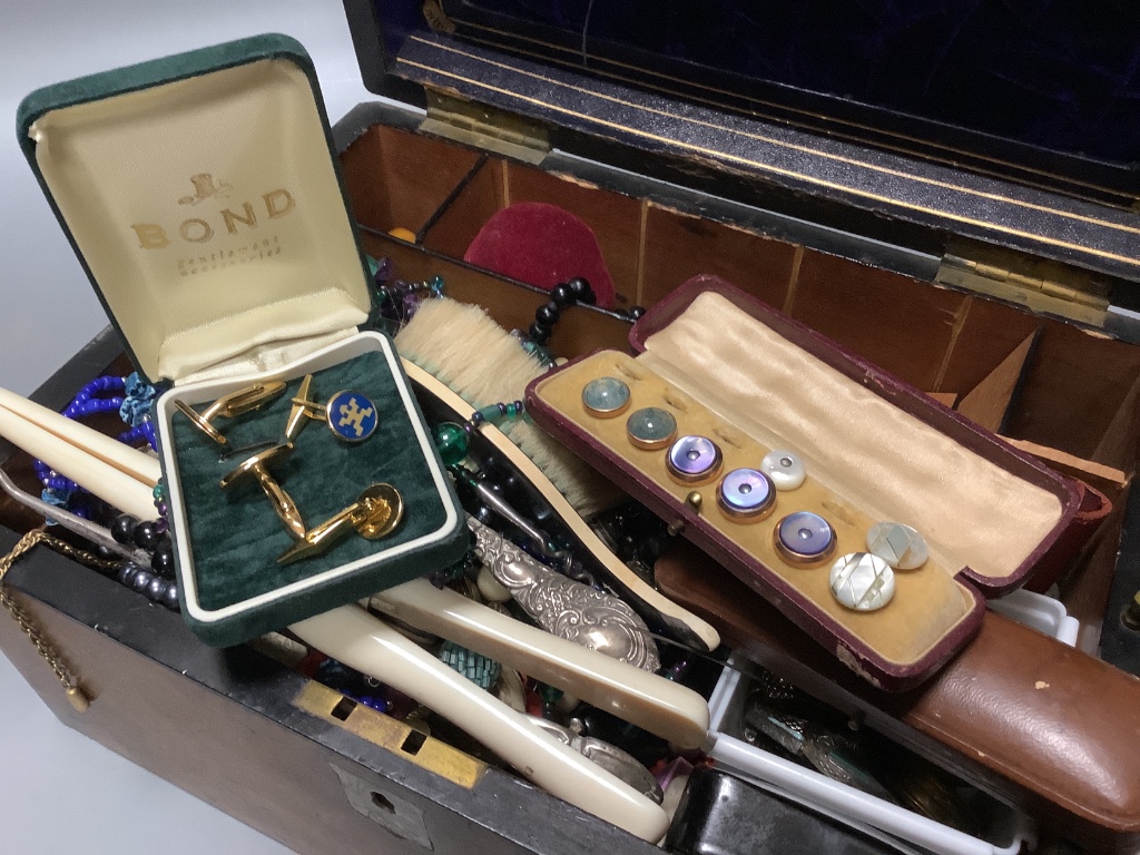 A mixed quantity of assorted costume jewellery etc. including a 9 carat gold dress ring.